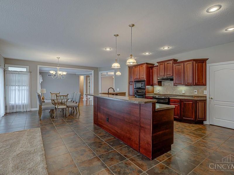 218 Random Drive, Hamilton, OH 45013 Photo 8