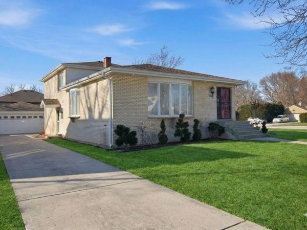 606 S Arlington Heights Road , Arlington Heights, IL 60005