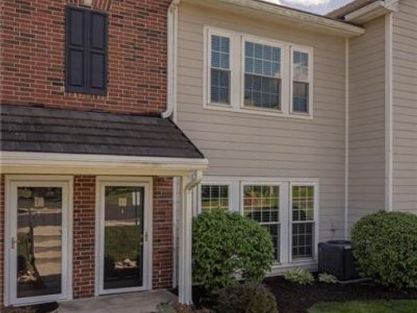 11603 Tomahawk Creek Parkway, Unit F, Leawood, KS 66211