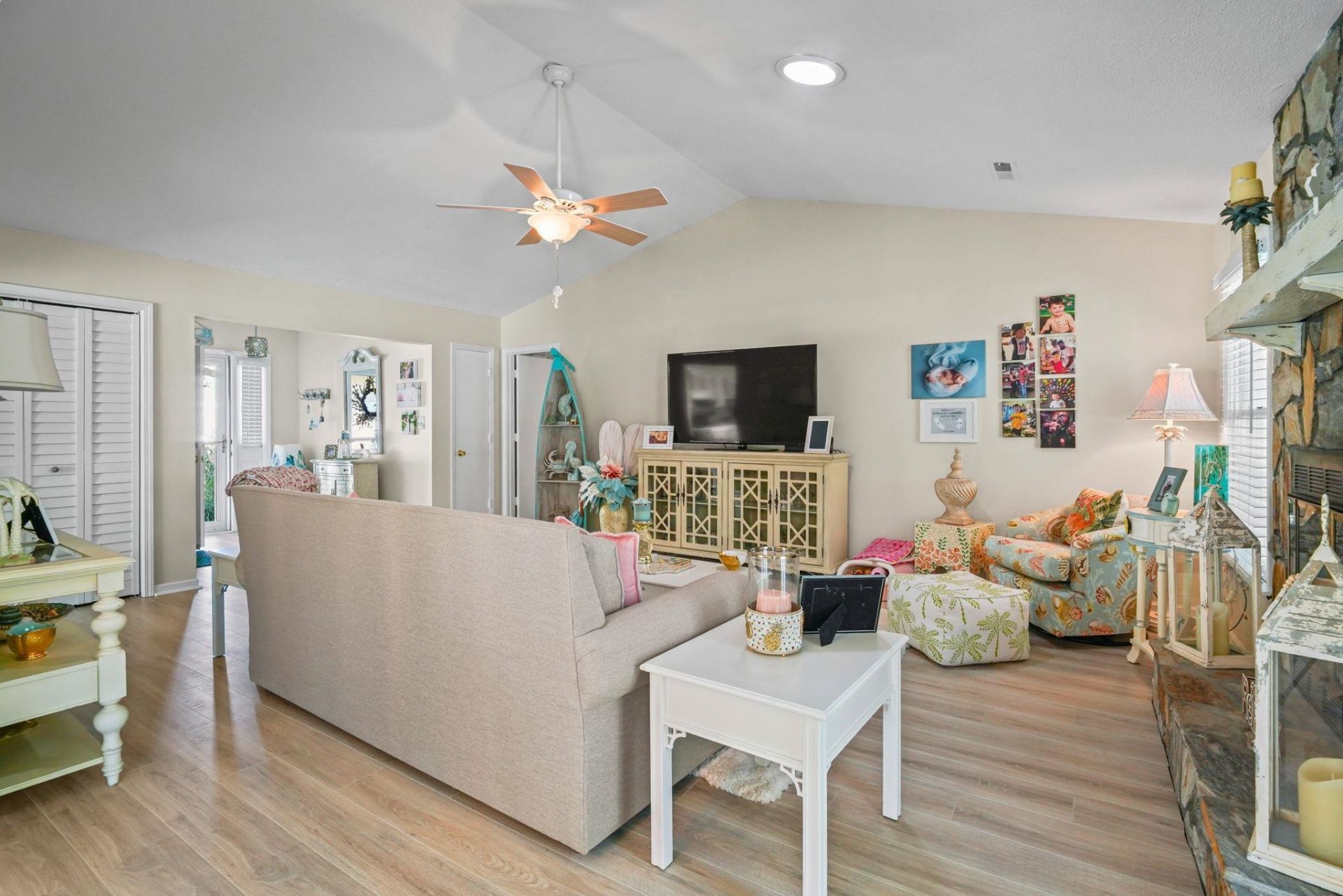 103 Cornerstone Ln.  Photo 6