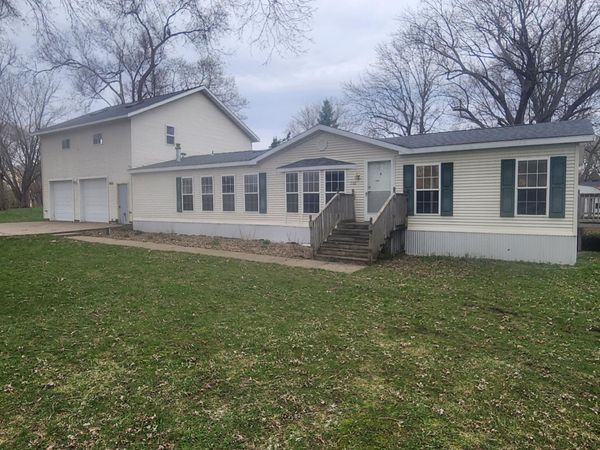 288 W 18th Street, Cochrane, WI 54622