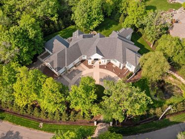 2112 Meeting Street , Minnetonka, MN 55391