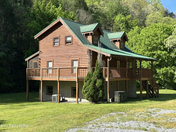 1764 Upper Middle Creek Rd, Sevierville, TN 37876