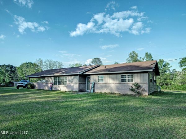 3394 Simpson Highway 149 , Braxton, MS 39044