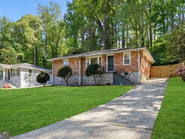 898 Scott Circle, Decatur, GA 30033