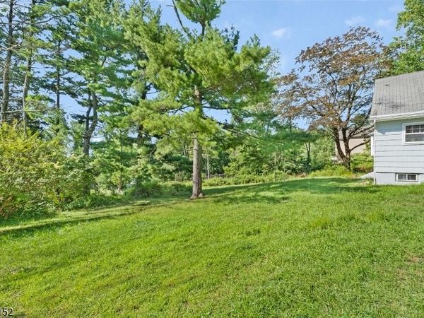 12 Jessica Ln, Warren, NJ 07059