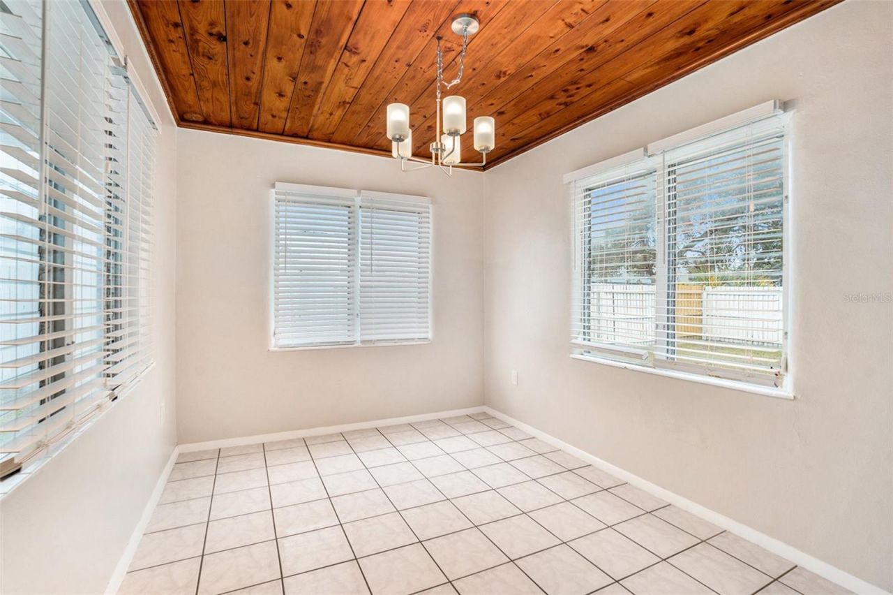 5305 Whiteway Drive, Temple Terrace, FL 33617 Photo