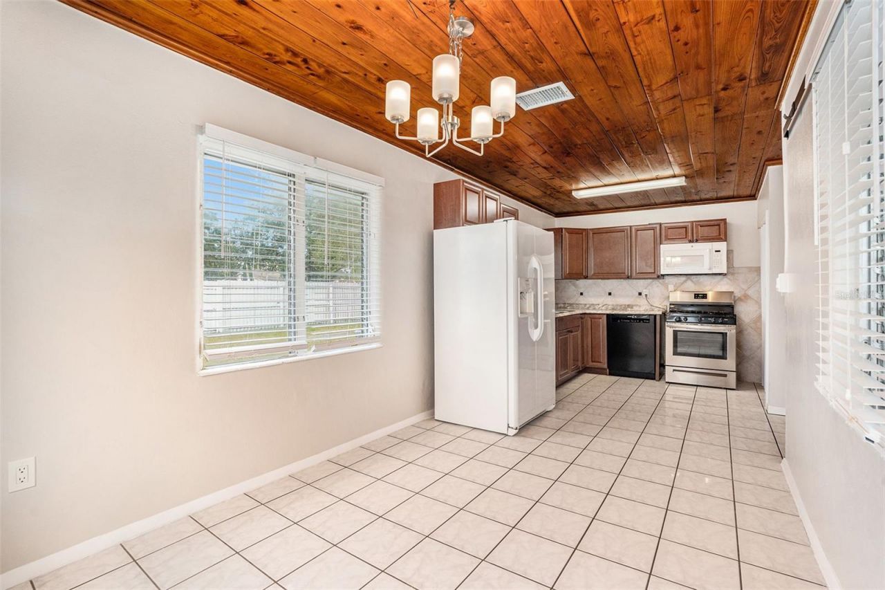 5305 Whiteway Drive, Temple Terrace, FL 33617 Photo