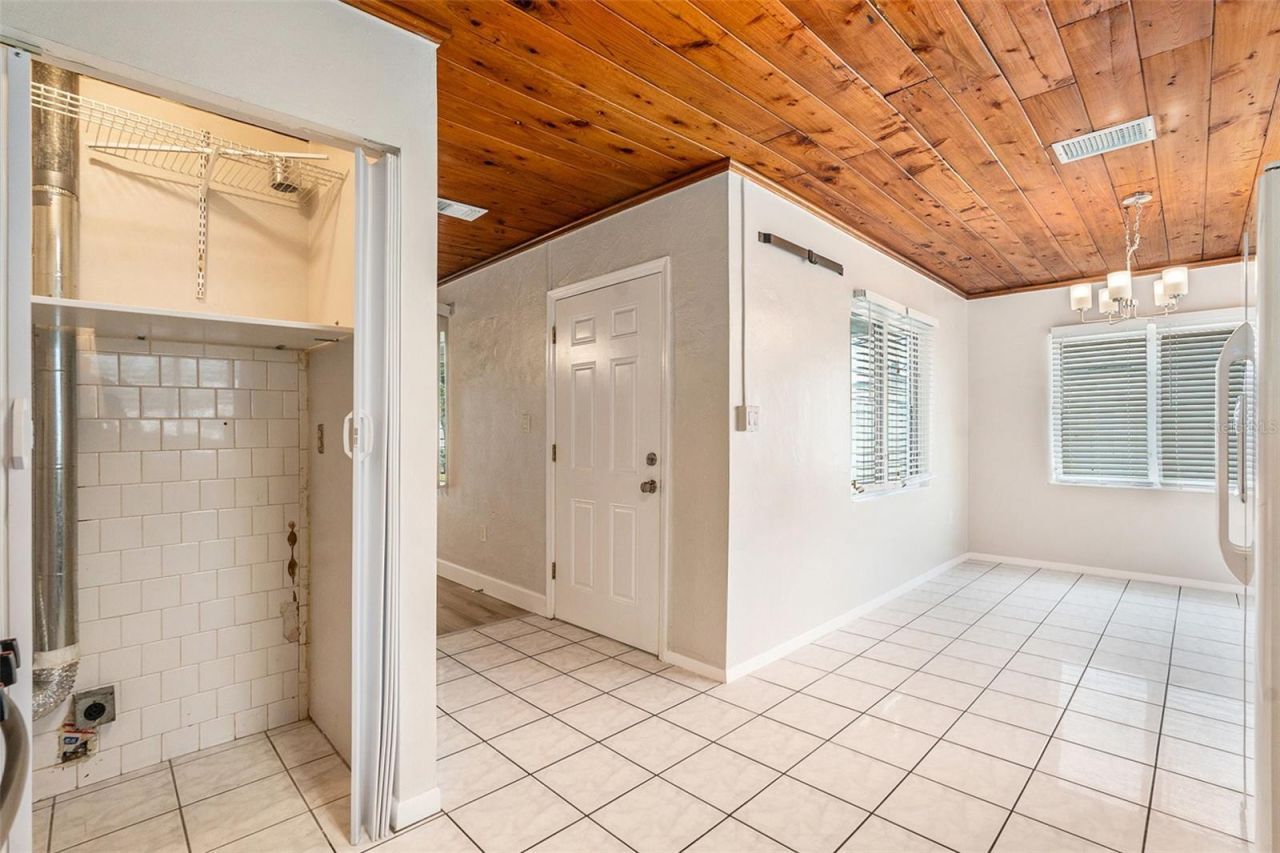 5305 Whiteway Drive, Temple Terrace, FL 33617 Photo
