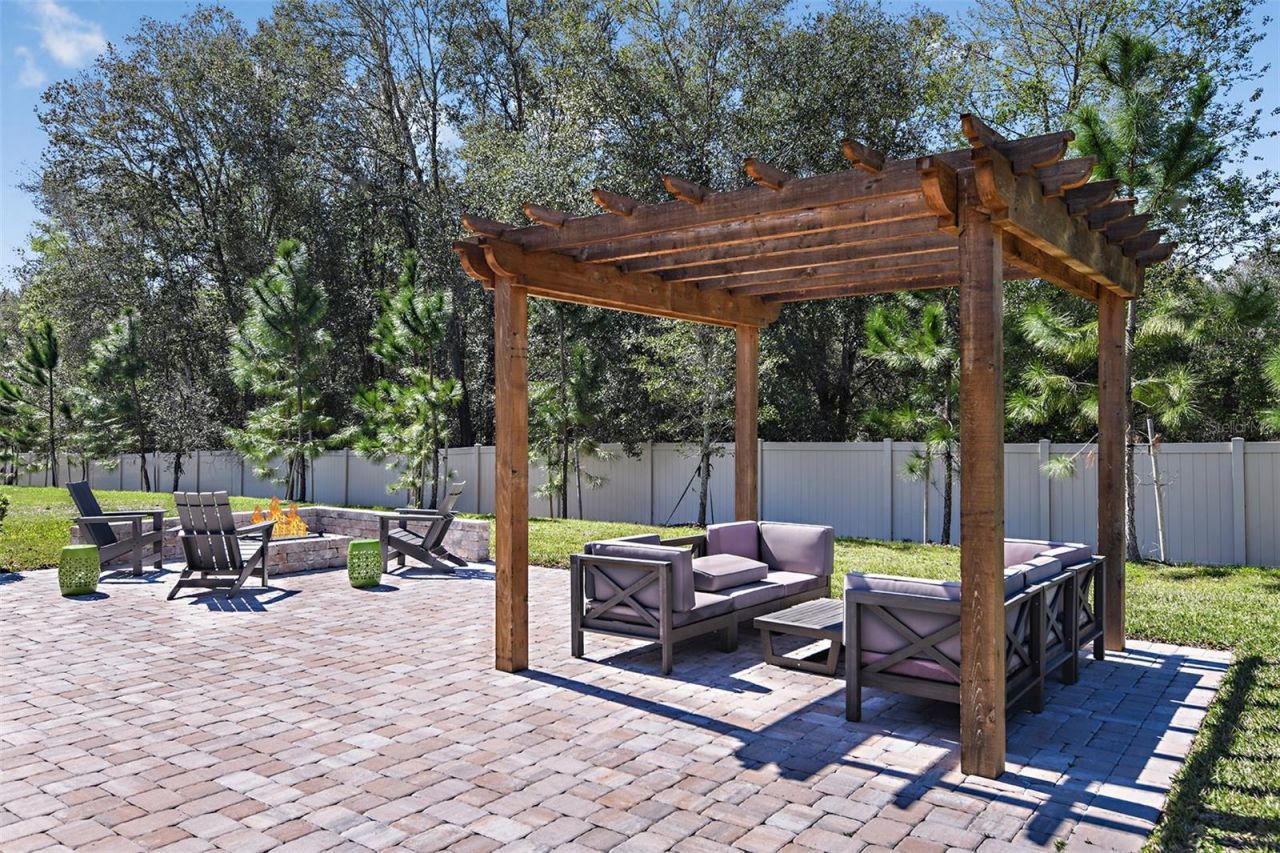 591 Darshire Avenue , Eustis, FL 32736 Photo