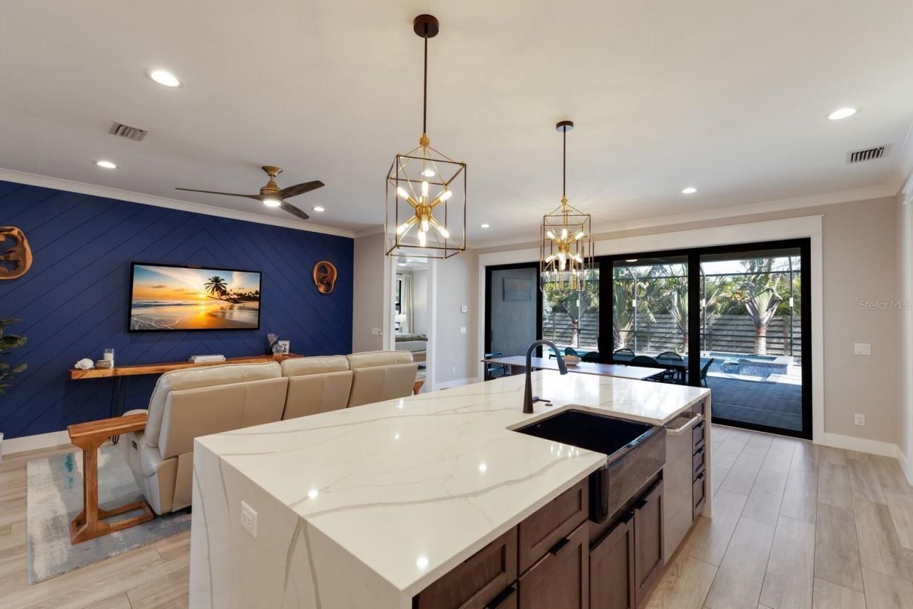 2823 Marshall Drive, Sarasota, FL 34239 Photo