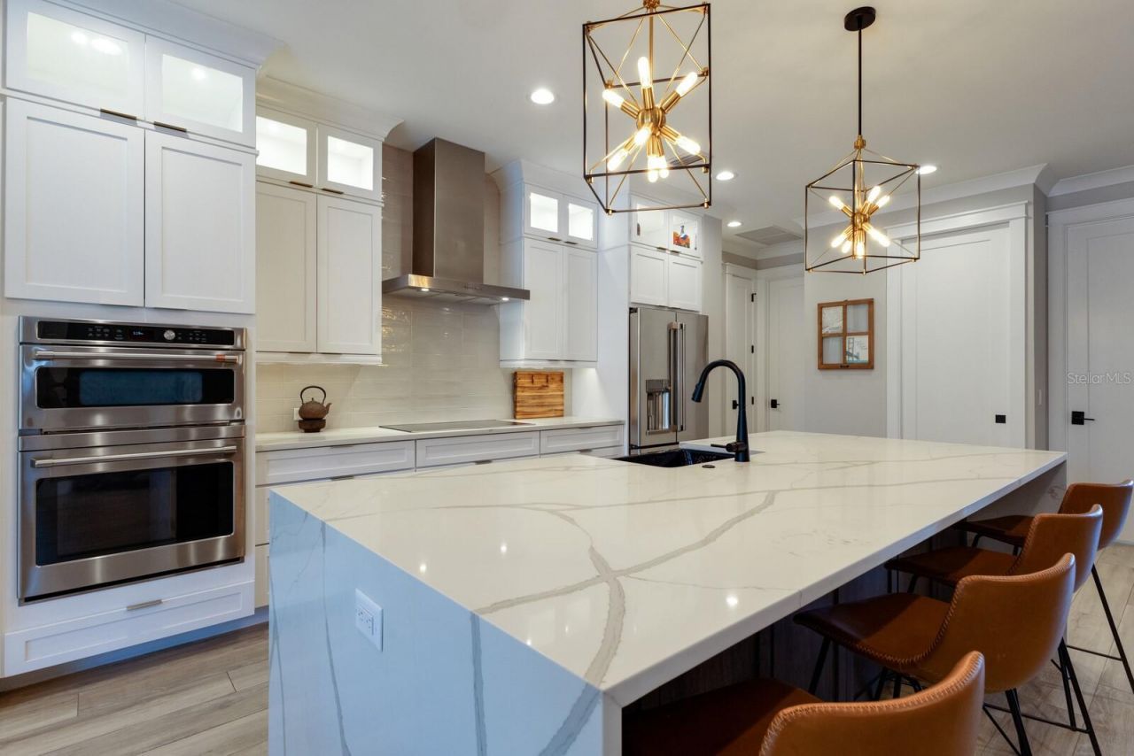 2823 Marshall Drive, Sarasota, FL 34239 Photo