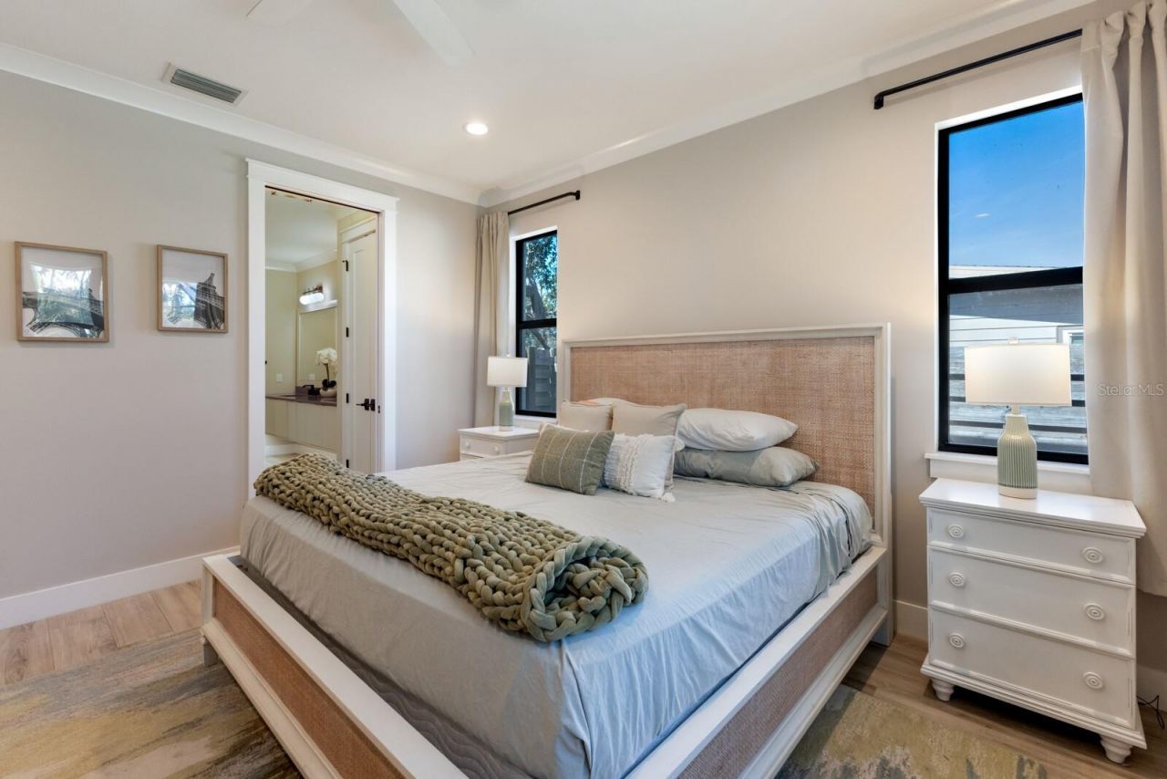 2823 Marshall Drive, Sarasota, FL 34239 Photo