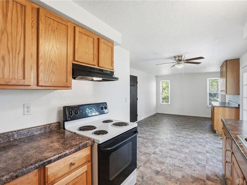 7239 Sancroft Drive, Huber Heights, OH 45424 Photo 11