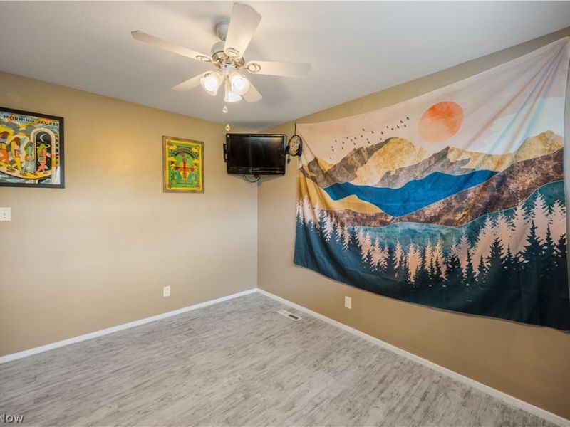 38355 Laura Drive , Eastlake, OH 44095 Photo 14