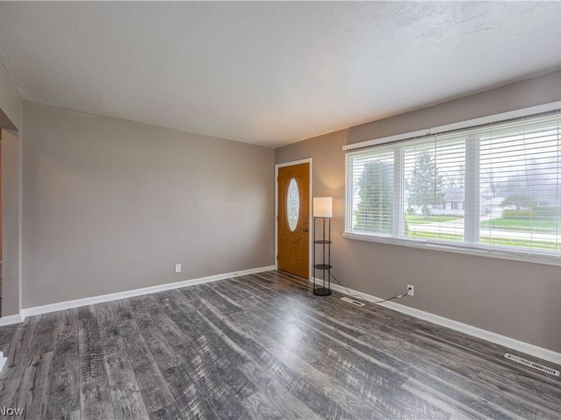 38355 Laura Drive , Eastlake, OH 44095 Photo 2