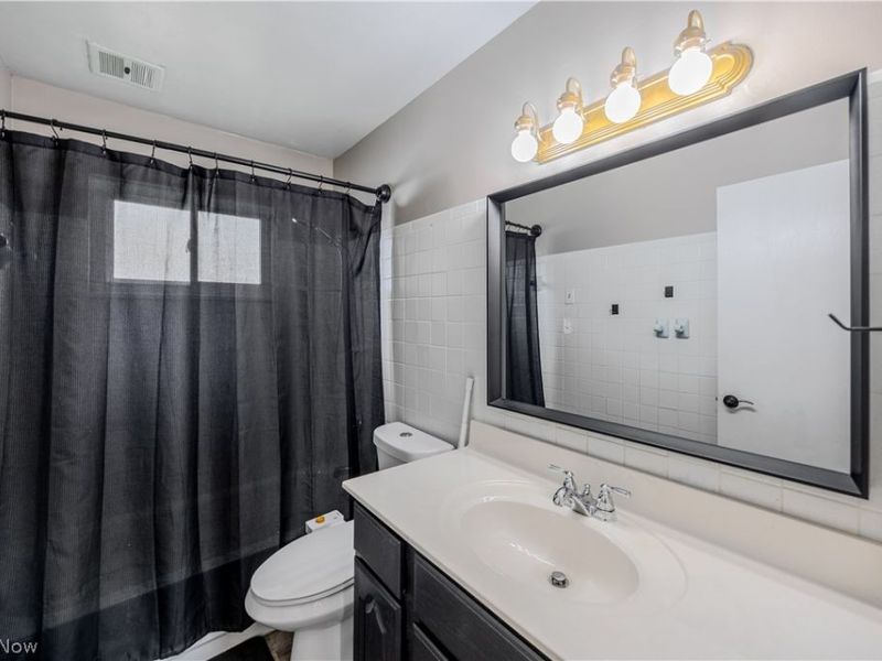 38355 Laura Drive , Eastlake, OH 44095 Photo 25