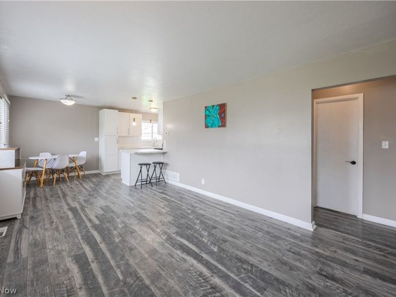 38355 Laura Drive , Eastlake, OH 44095 Photo 3