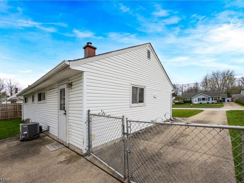 38355 Laura Drive , Eastlake, OH 44095 Photo 32