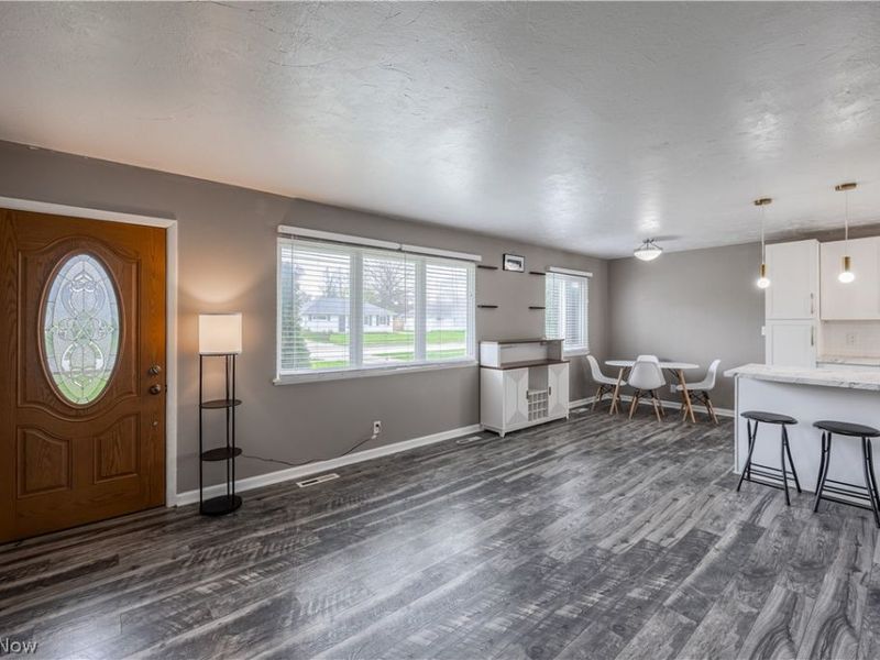 38355 Laura Drive , Eastlake, OH 44095 Photo 4