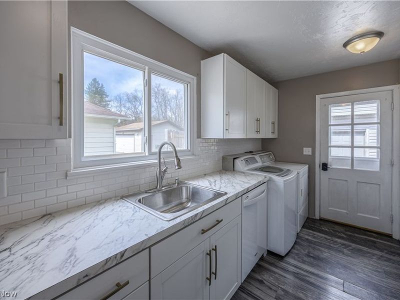 38355 Laura Drive , Eastlake, OH 44095 Photo 8