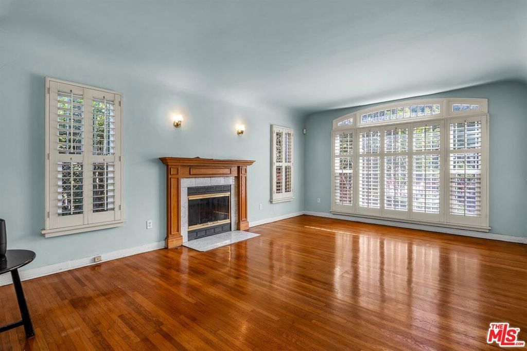 2345 S Garth Avenue, Los Angeles, CA 90034 Main Photo