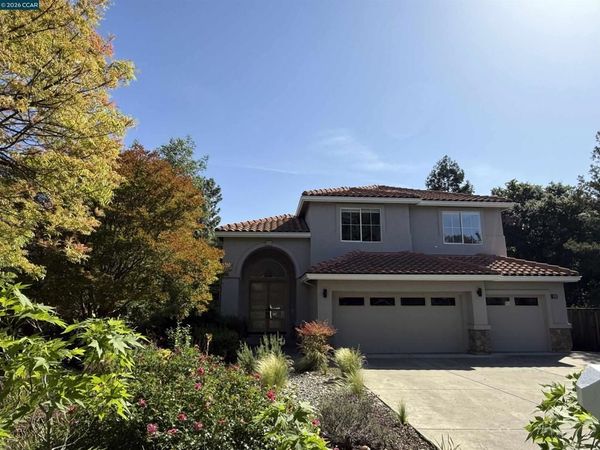 116 Castle Rock Lane, Walnut Creek, CA 94598