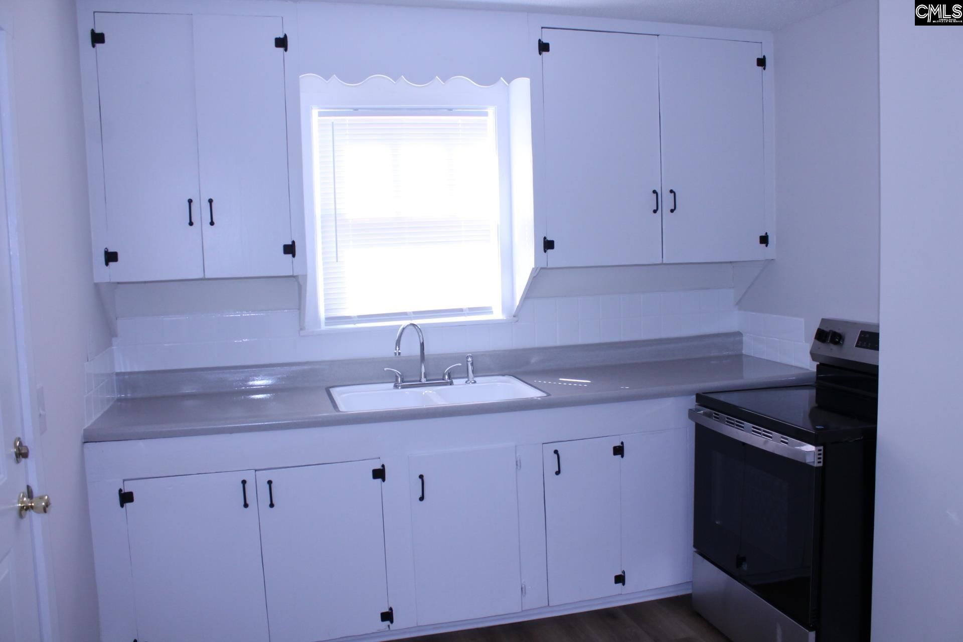 414 Graham Avenue  Photo 4