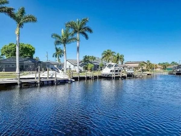 5216 SW 10th AVE , CAPE CORAL, FL 33914