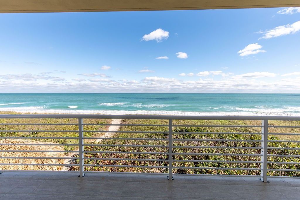 4802 N. Highway A1a, Unit 3D, North Hutchinson Island, FL 34949 Photo