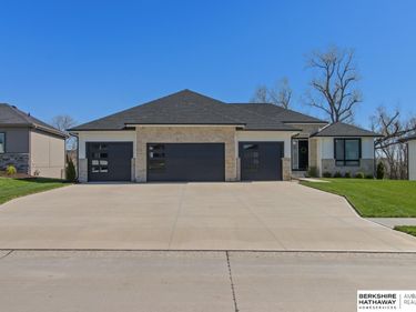 5727 N 208 Street , Omaha, NE 68022