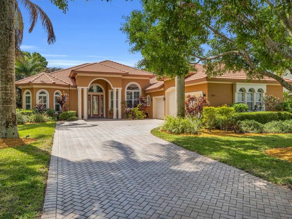 1541 SW Mockingbird Circle, Port St. Lucie, FL 34986
