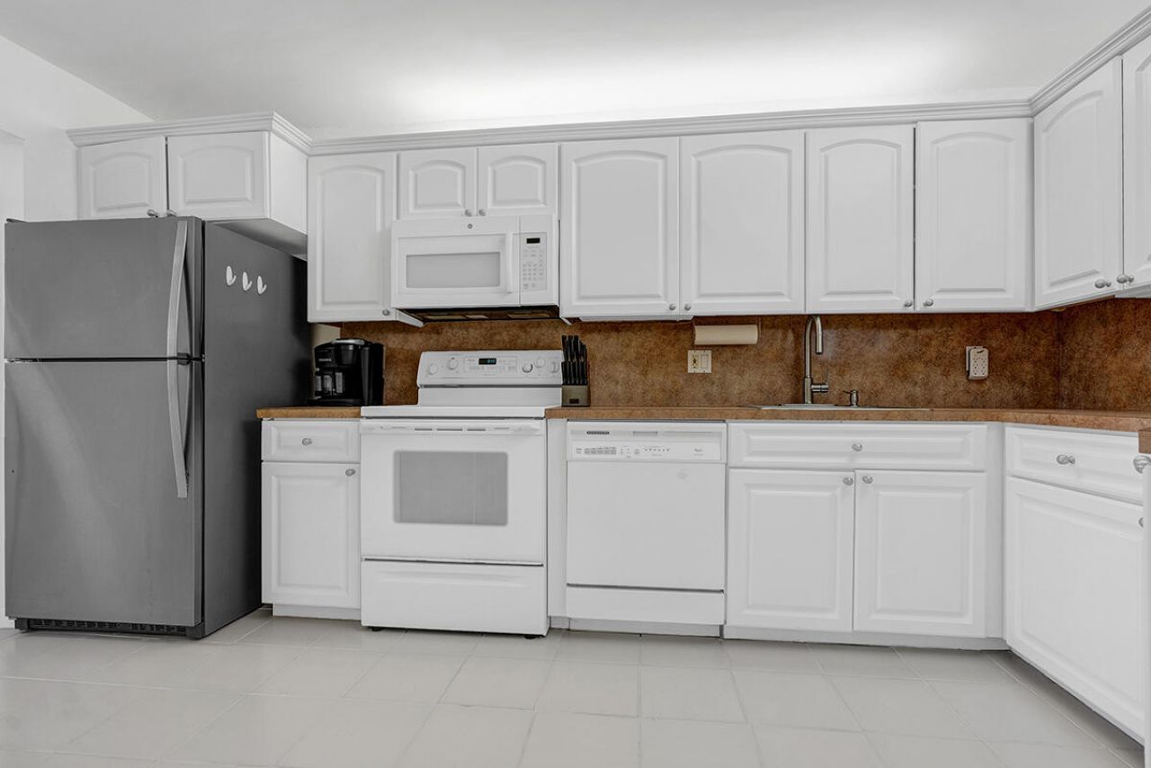 5749 Camino Del Sol, Unit 404, Boca Raton, FL 33433 Photo