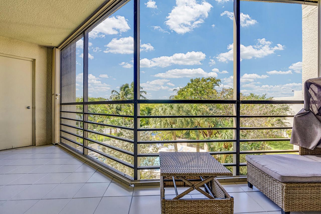 5749 Camino Del Sol, Unit 404, Boca Raton, FL 33433 Photo