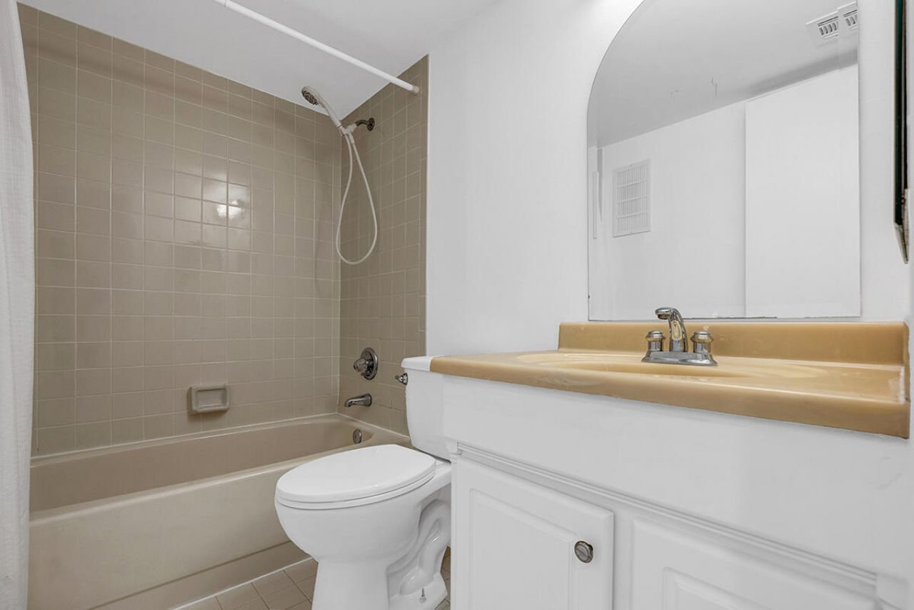 5749 Camino Del Sol, Unit 404, Boca Raton, FL 33433 Photo