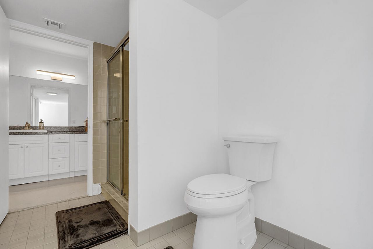 5749 Camino Del Sol, Unit 404, Boca Raton, FL 33433 Photo