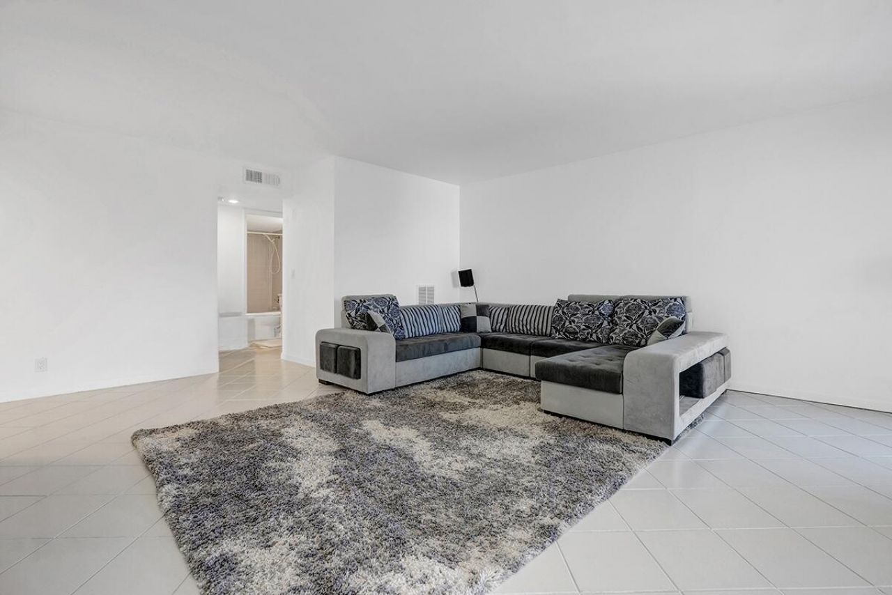 5749 Camino Del Sol, Unit 404, Boca Raton, FL 33433 Photo