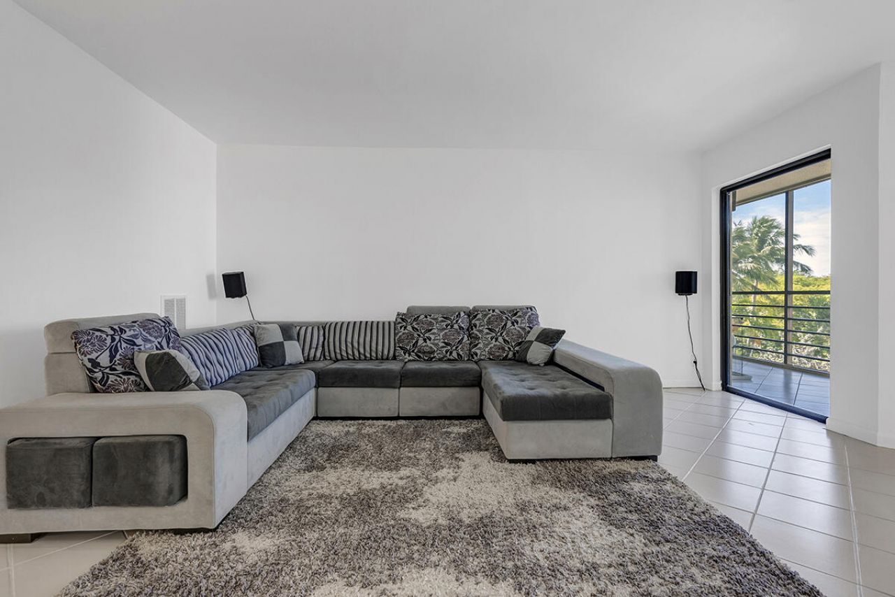 5749 Camino Del Sol, Unit 404, Boca Raton, FL 33433 Photo