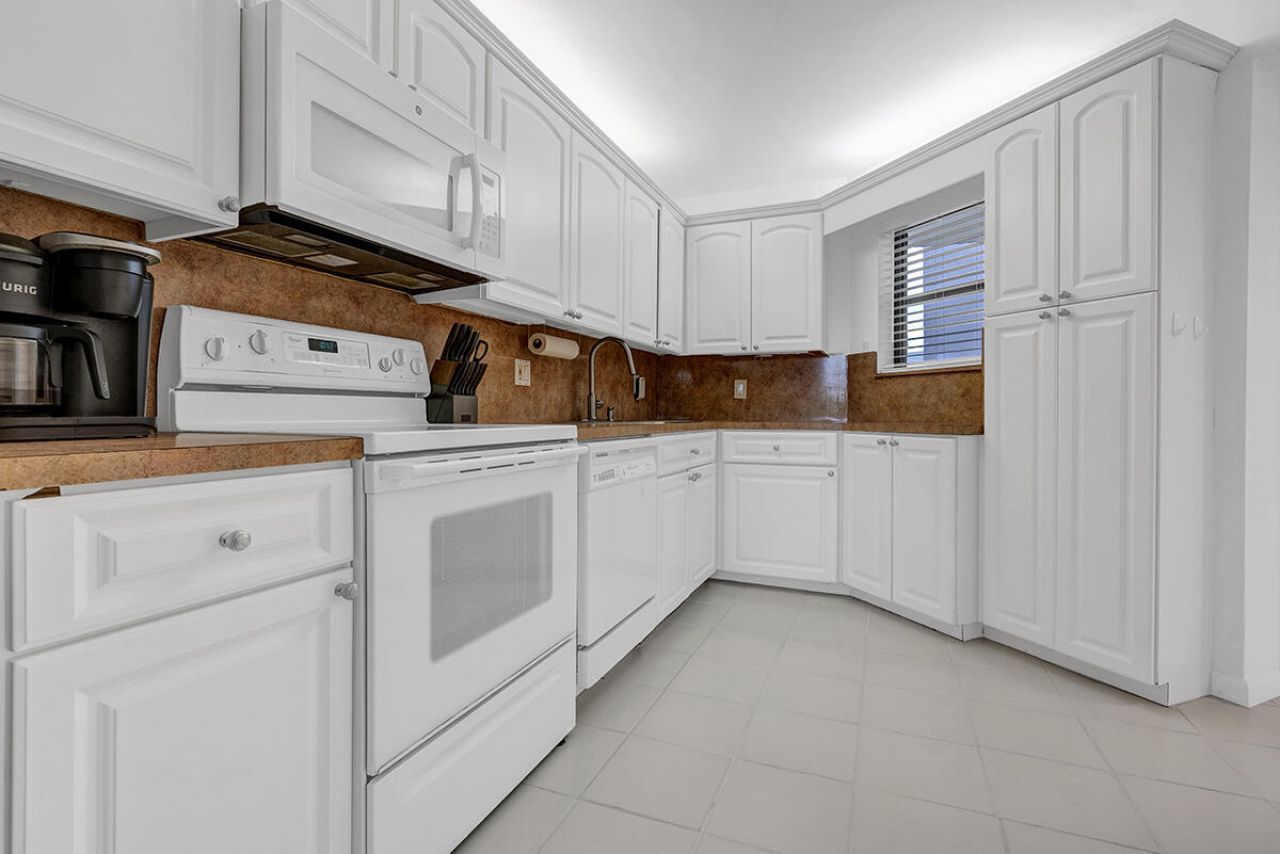 5749 Camino Del Sol, Unit 404, Boca Raton, FL 33433 Photo