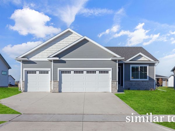1112 Featherstone Avenue NE, Bondurant, IA 50035