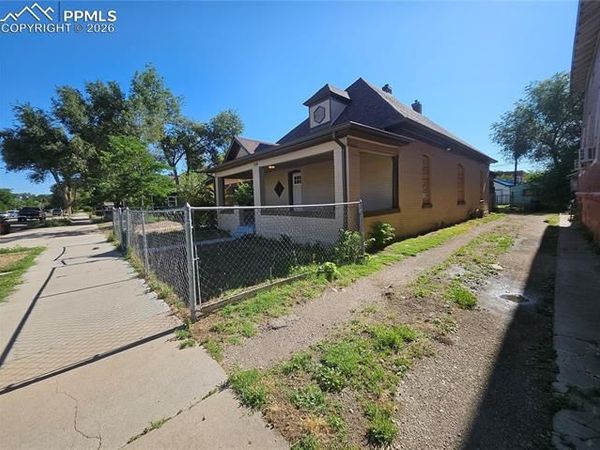 1138 Pine Street, Pueblo, CO 81004