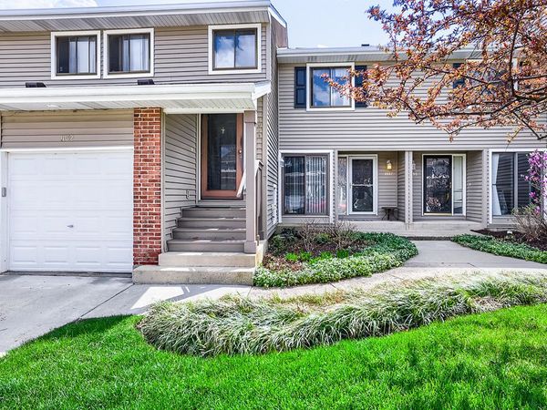 1092 Pinetree Circle N, Buffalo Grove, IL 60089