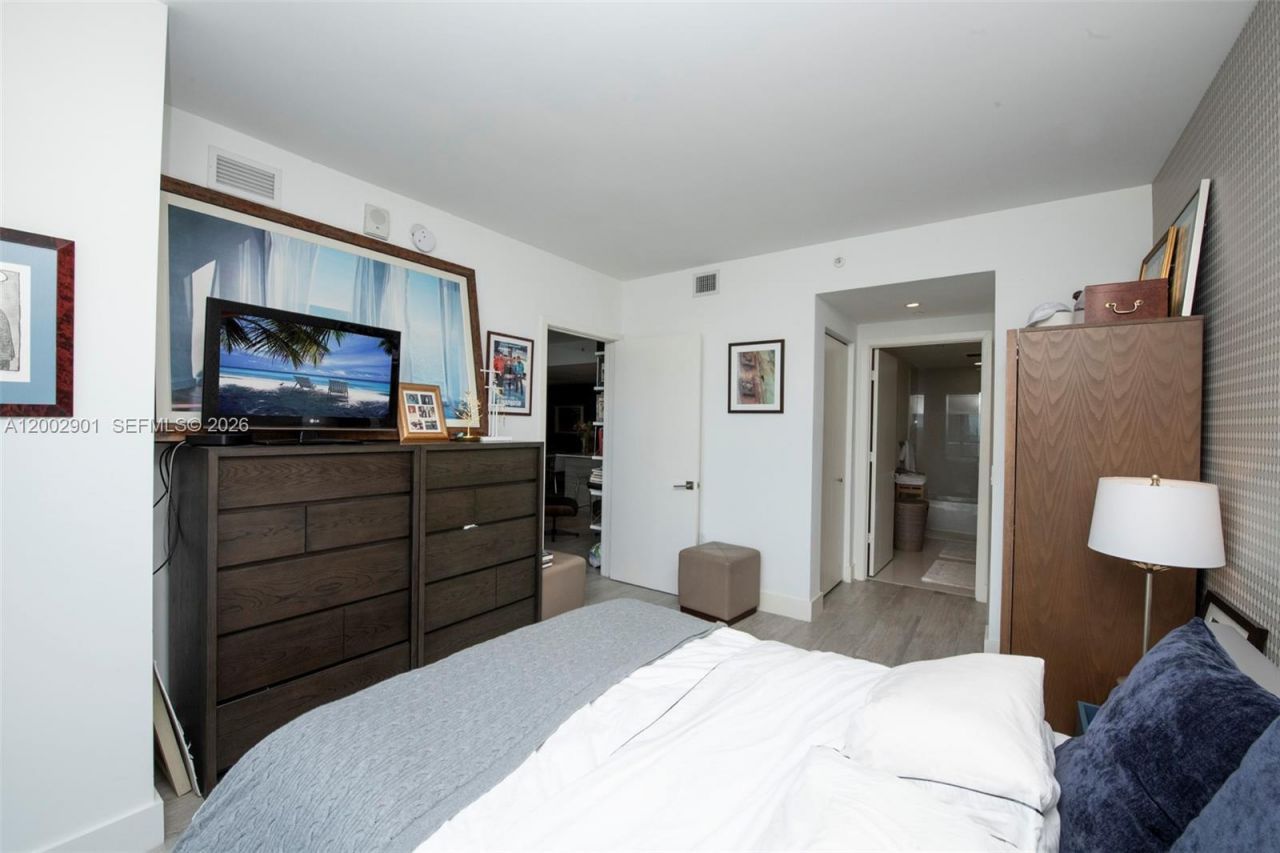 121 NE 34th St , Unit 1607, Miami, FL 33137 Photo