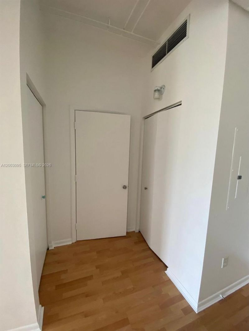 10 SW South River Dr , Unit 802, Miami, FL 33130 Photo