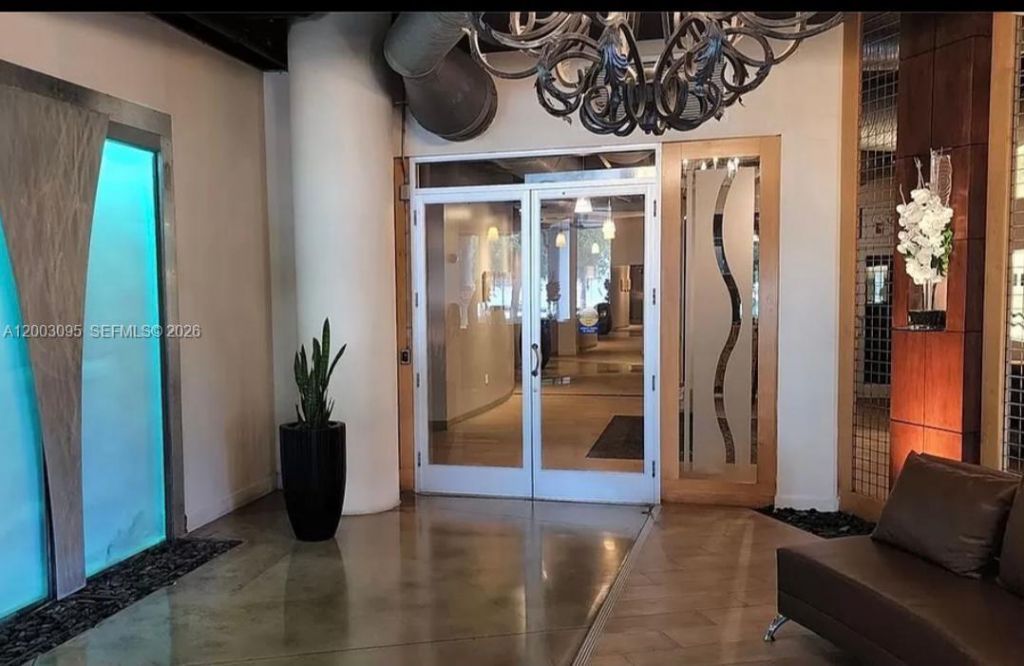 10 SW South River Dr , Unit 802, Miami, FL 33130 Photo