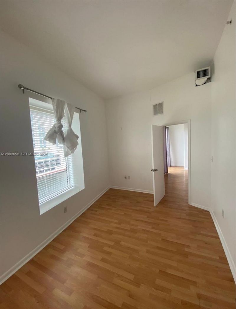 10 SW South River Dr , Unit 802, Miami, FL 33130 Photo