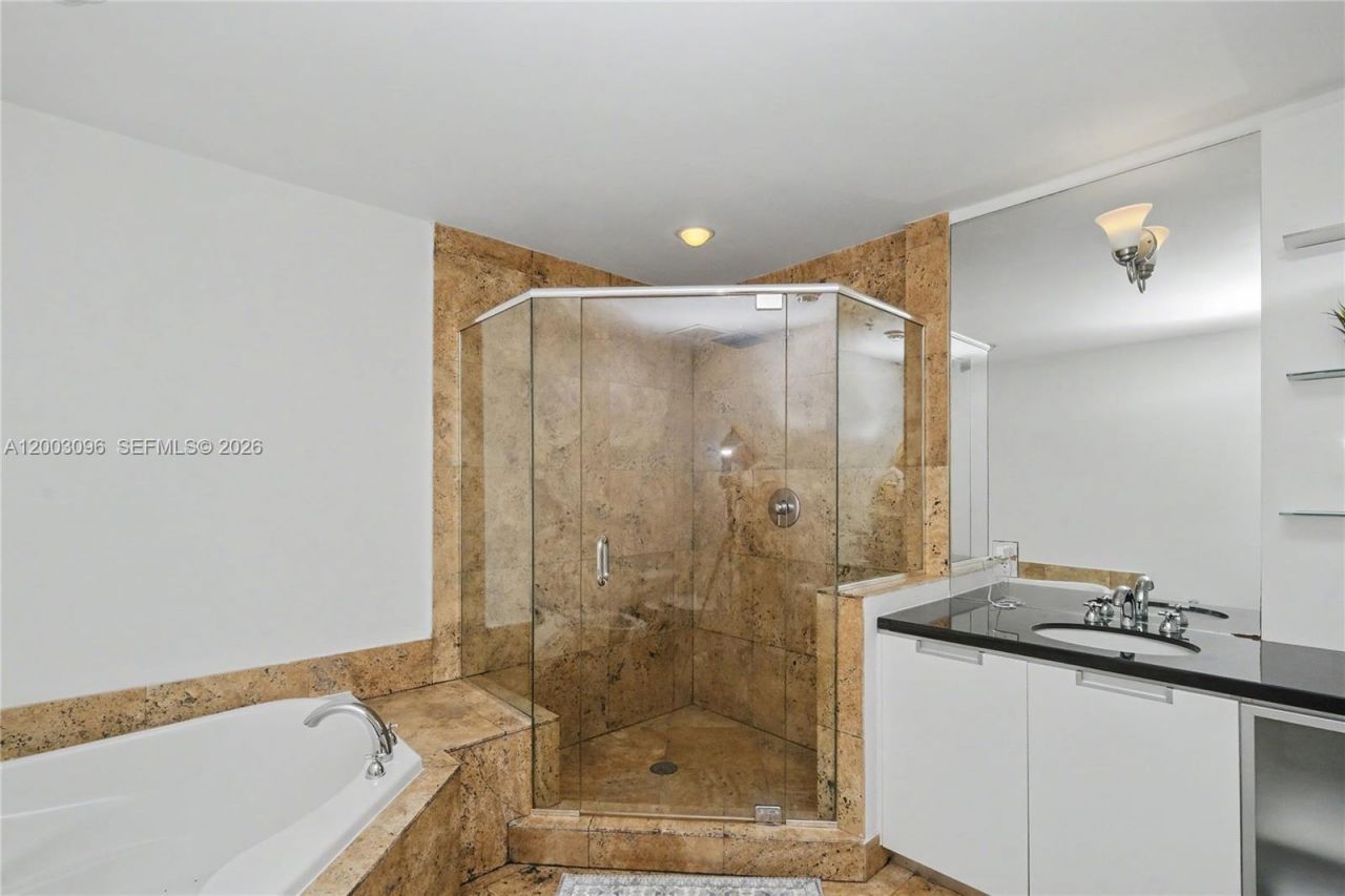 7901 Hispanola Ave, Unit 1810, Miami, FL 33141 Photo