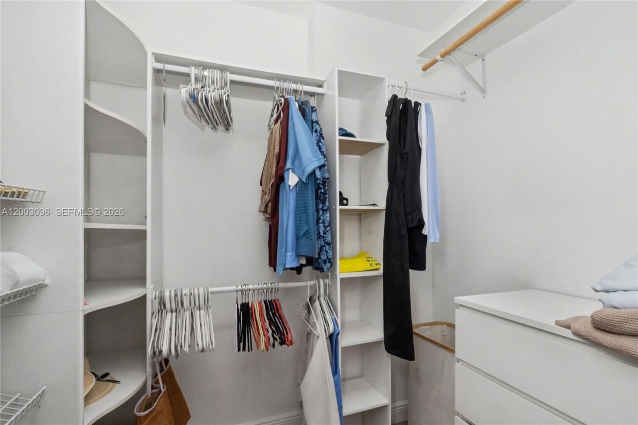 7901 Hispanola Ave, Unit 1810, Miami, FL 33141 Photo