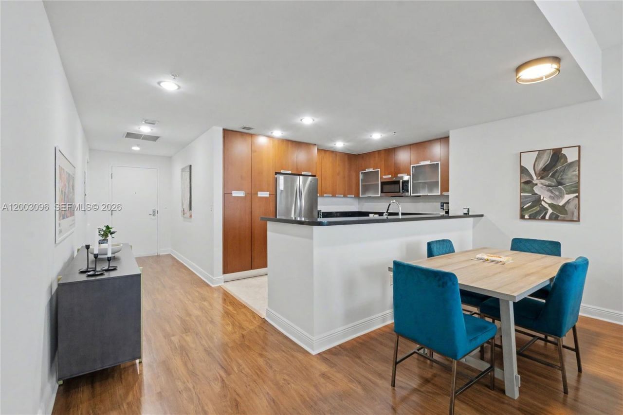 7901 Hispanola Ave, Unit 1810, Miami, FL 33141 Photo