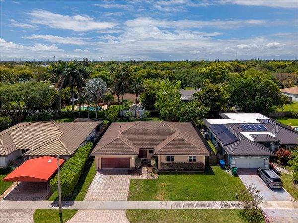 14762 SW 143rd Ter , Miami, FL 33196